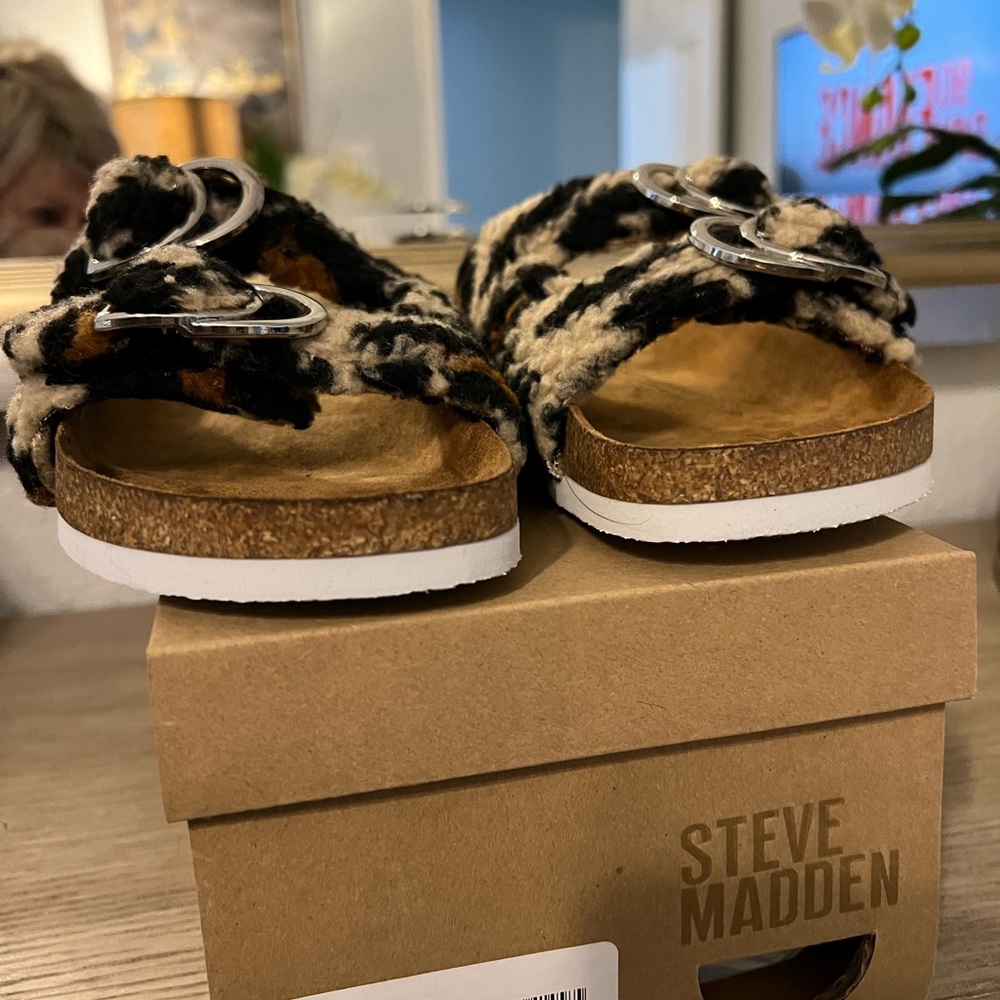 Woman’s slippers
